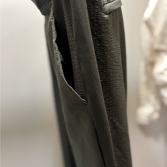 Athleta Olive Green Textured Brooklyn Pants Size 6 - Picture 7 of 8